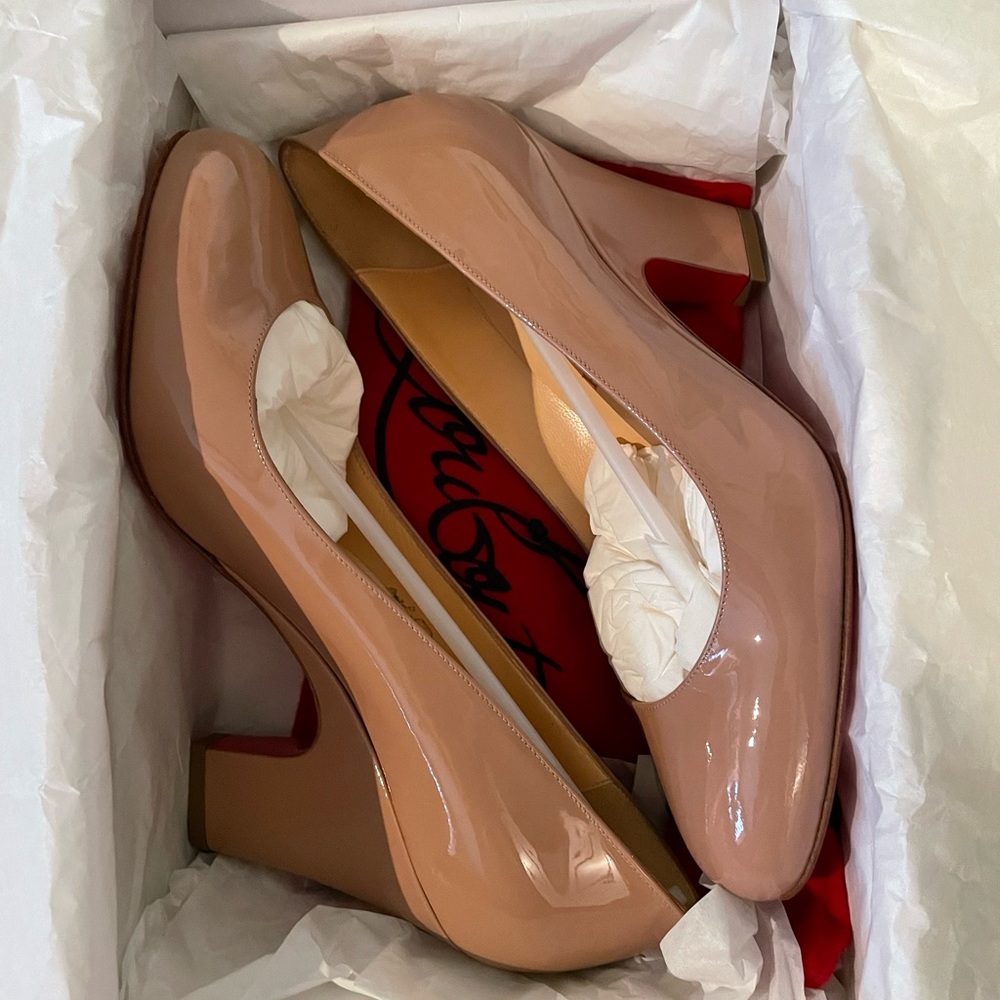NIB Louboutins Akdooch Size 38